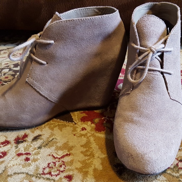 dv wedge booties