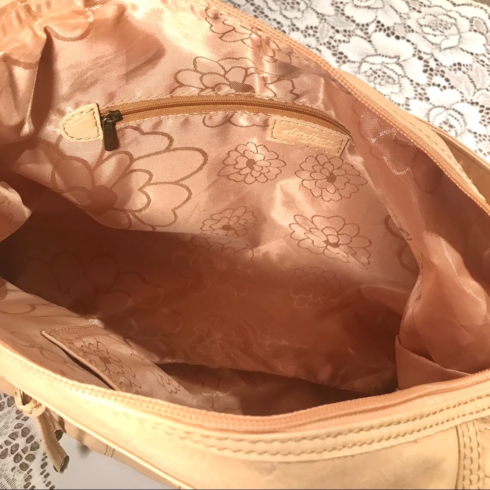 Cream Purse - Picture 4 of 6