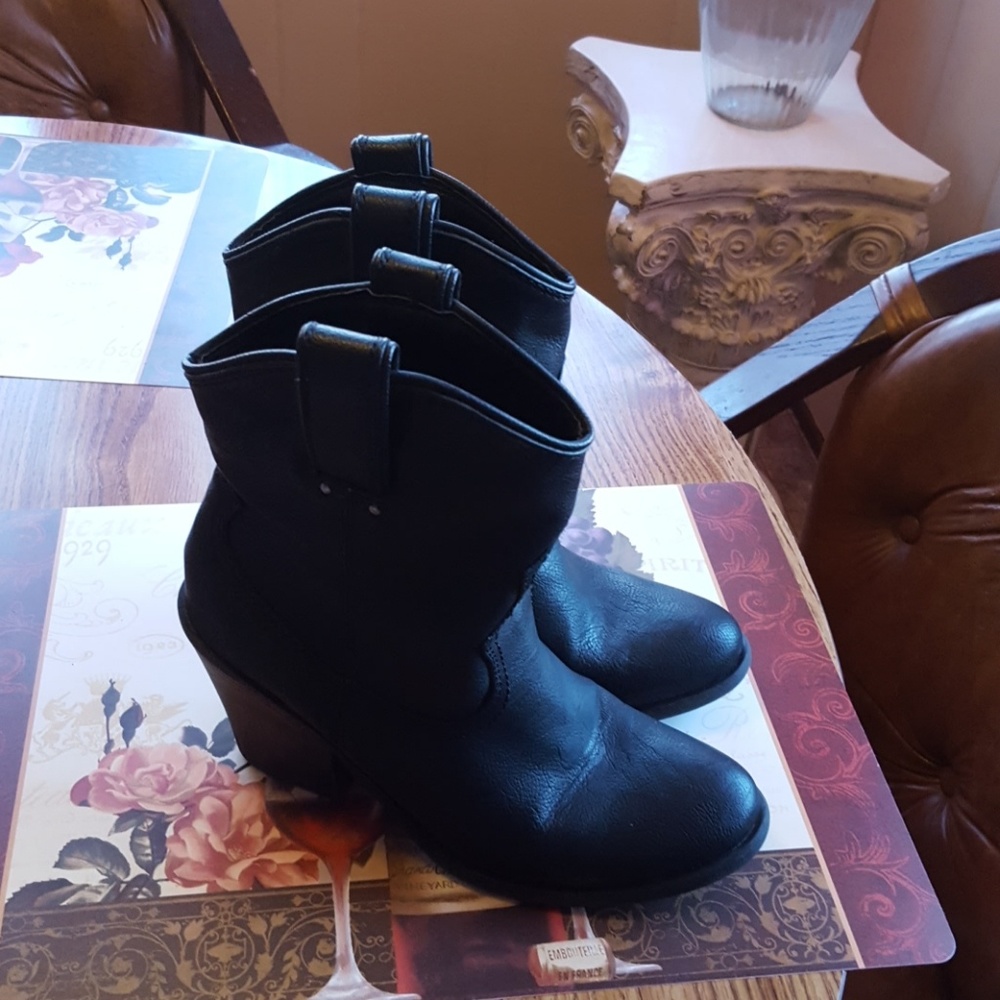 Women's boots