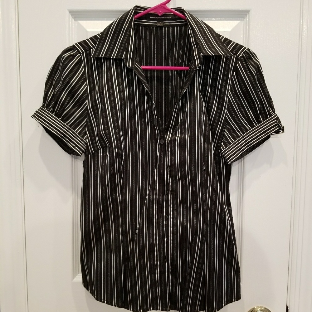 Express Size S Short Sleeve Button Down
