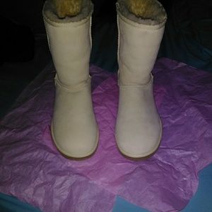 UGG SALE SZ 10 WORN TWICE PERECT CONDITION