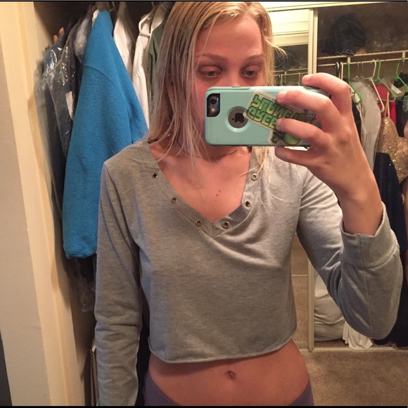 Plain Grey crop top sweatshirt - Picture 2 of 2