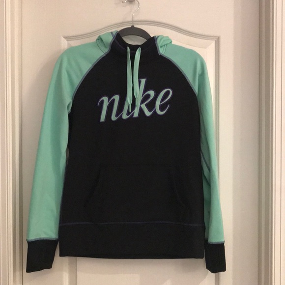 Nike Tops - Nike hoodie
