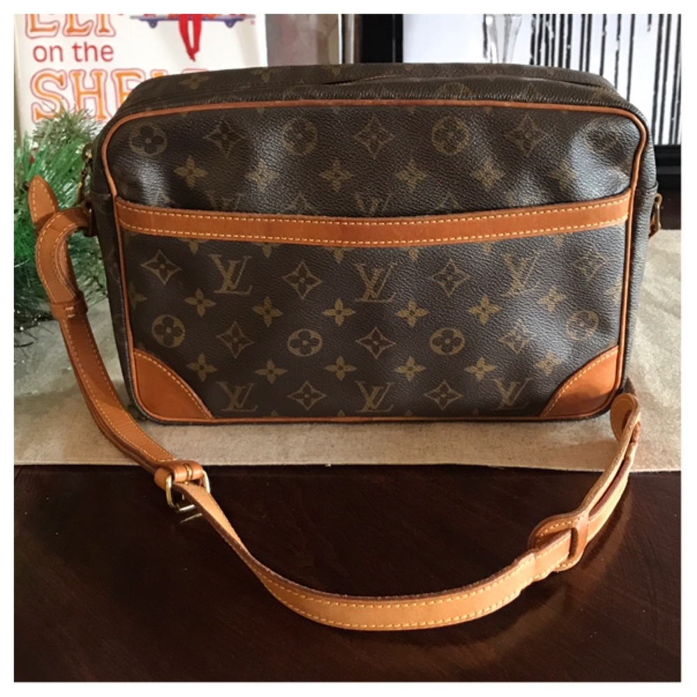 Authentic Louis Vuitton Trocadero 30