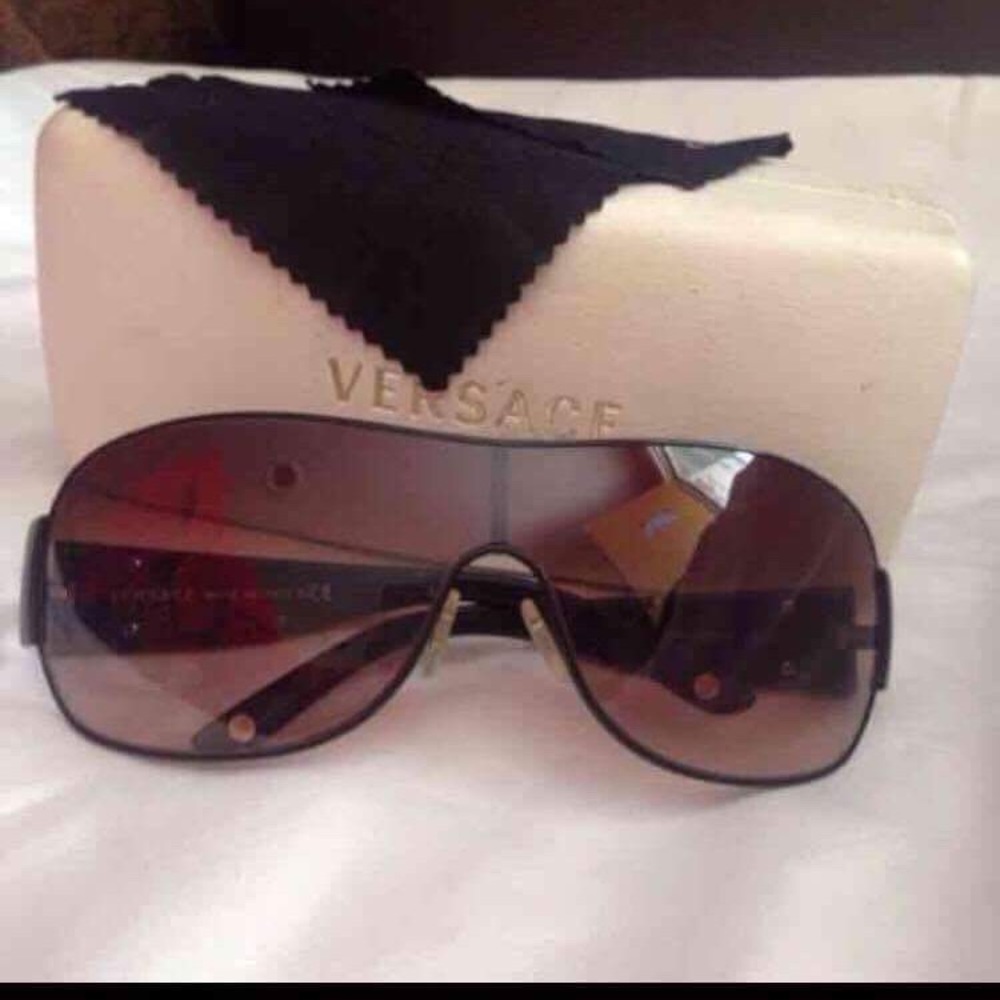 Versace - Picture 1 of 1