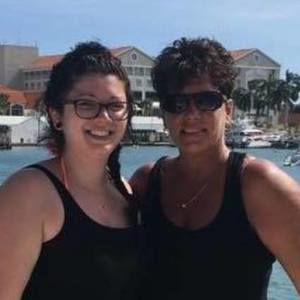 Meet your Posher, Marisa