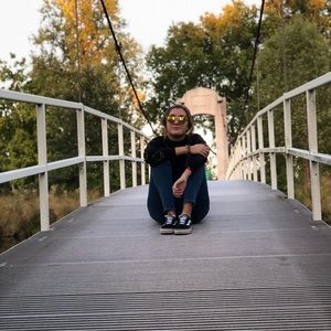 Meet your Posher, Abby