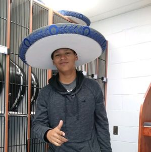 Meet your Posher, Leo