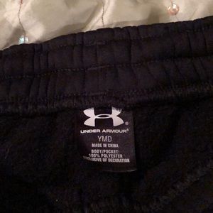 Youth med under armor sweat pants.