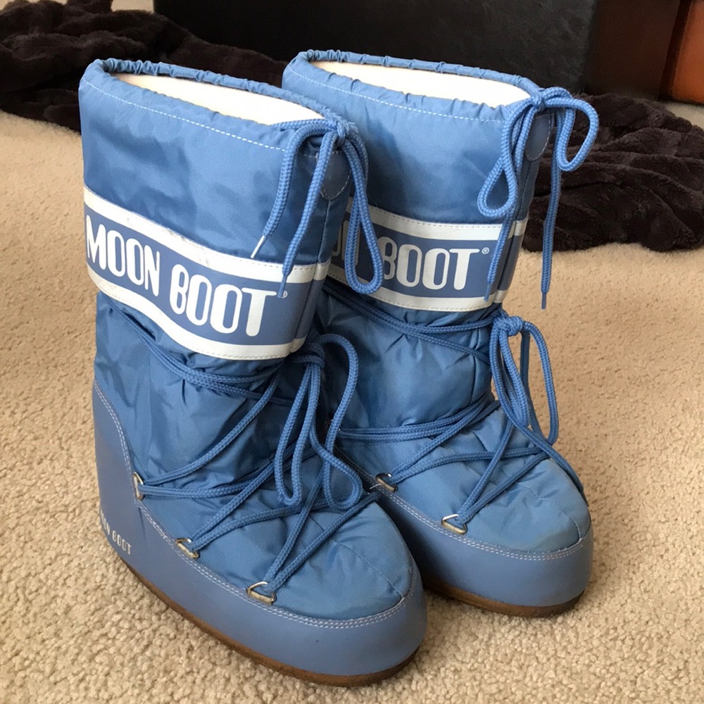 Technical Moon Boots