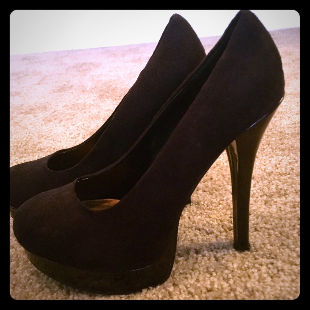 Chinese Laundry Black Suade Stilletto! Size 7!
