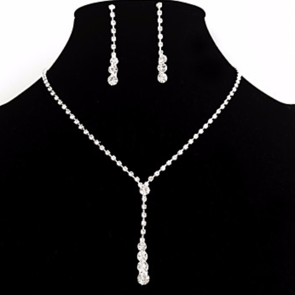 Women's Earring and Necklace Set