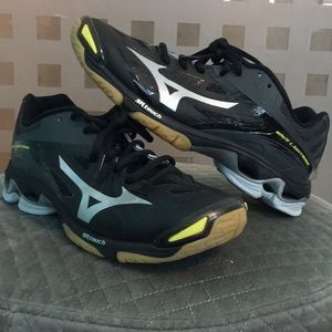Mizuno indoor volleyball shoes