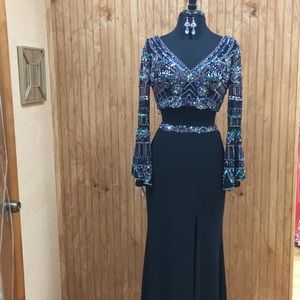 Black Bell sleeve Two Piece