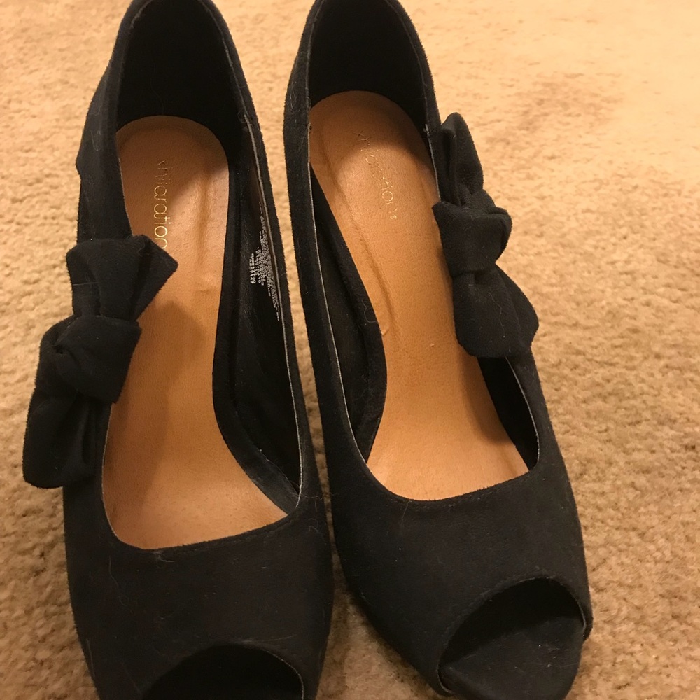Cute bow heels size 7