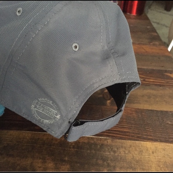 Adidas adjustable trefoil logo hat - Picture 2 of 2