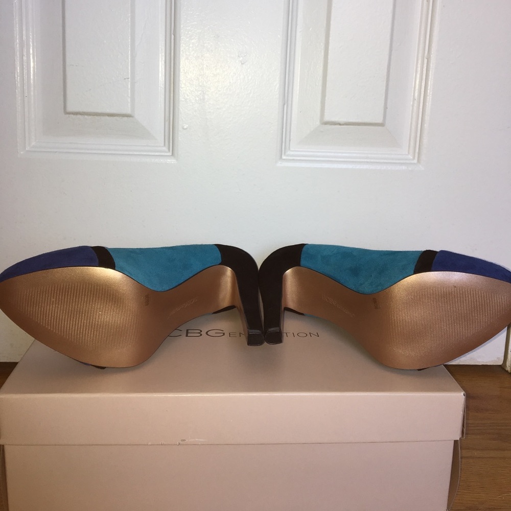 BNIB, BCBG cool color block heels, size 6 - Picture 2 of 3