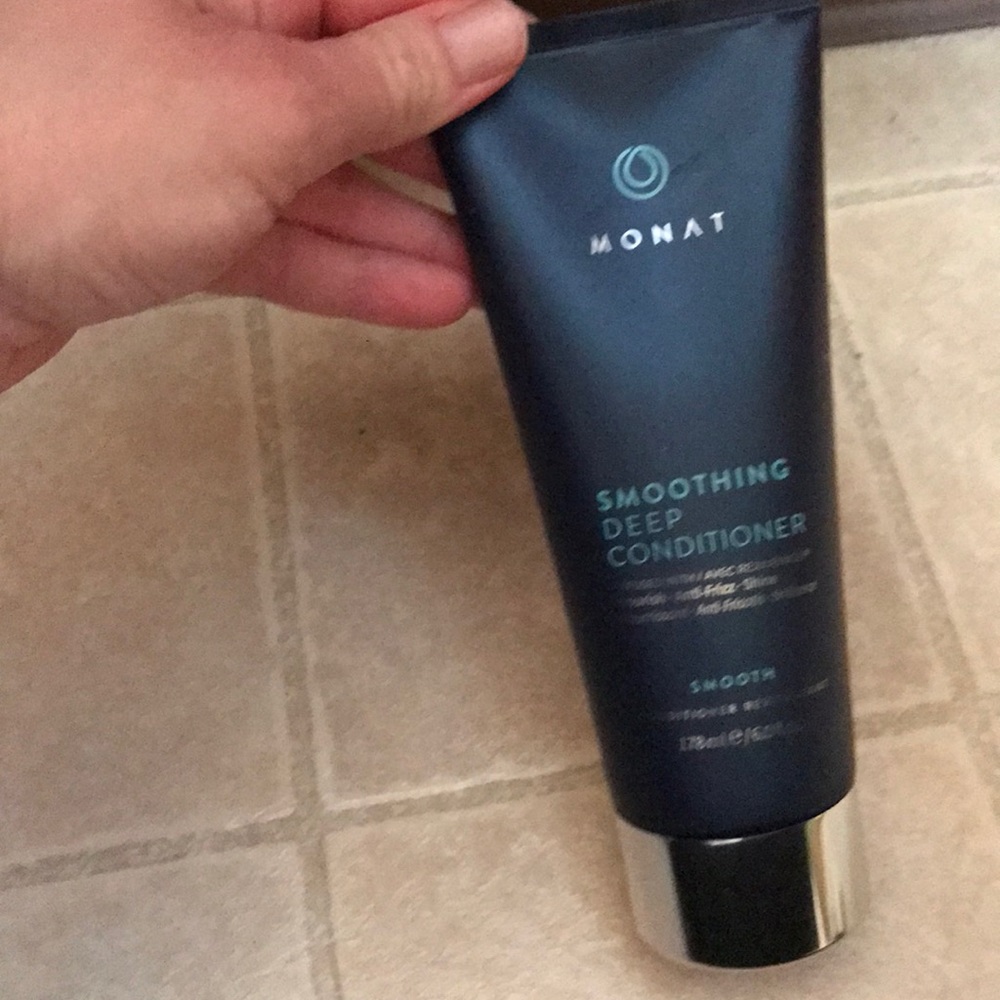 Monat Full Size Smoothing Conditioner NEW