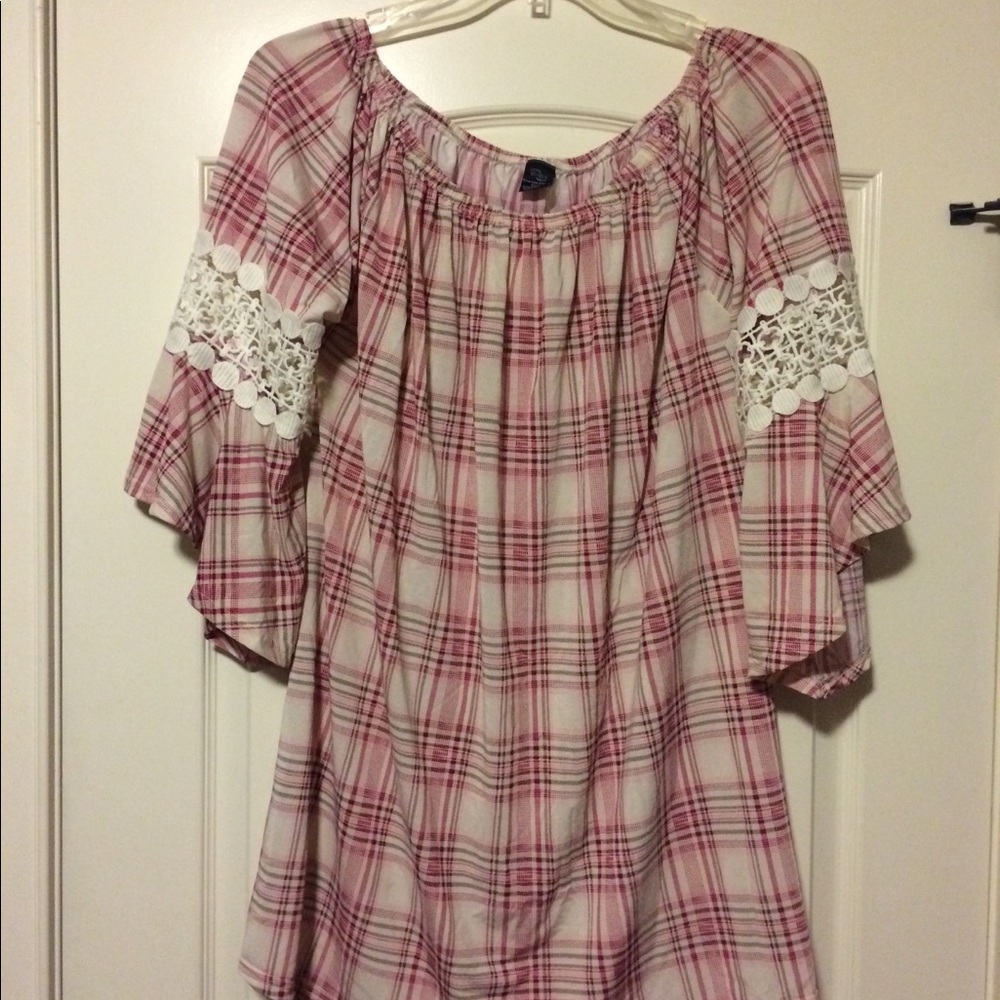 Nice off the shoulder blouse 2X/3X