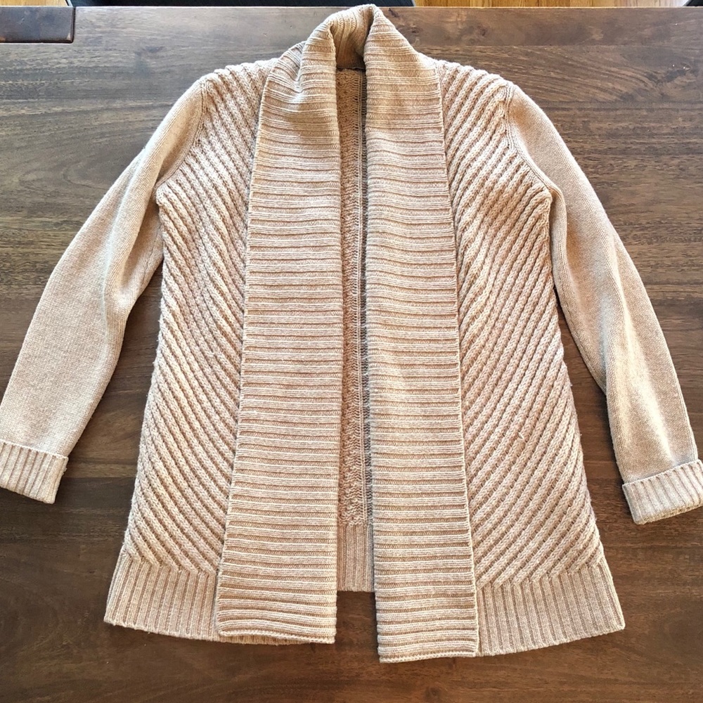 Vince Sweater, size Small
