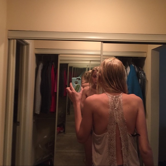 Open back lace tank top - Picture 2 of 2