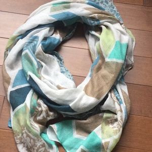 Women's scarf