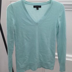 Banana Republic 100% Merino Wool V-Neck