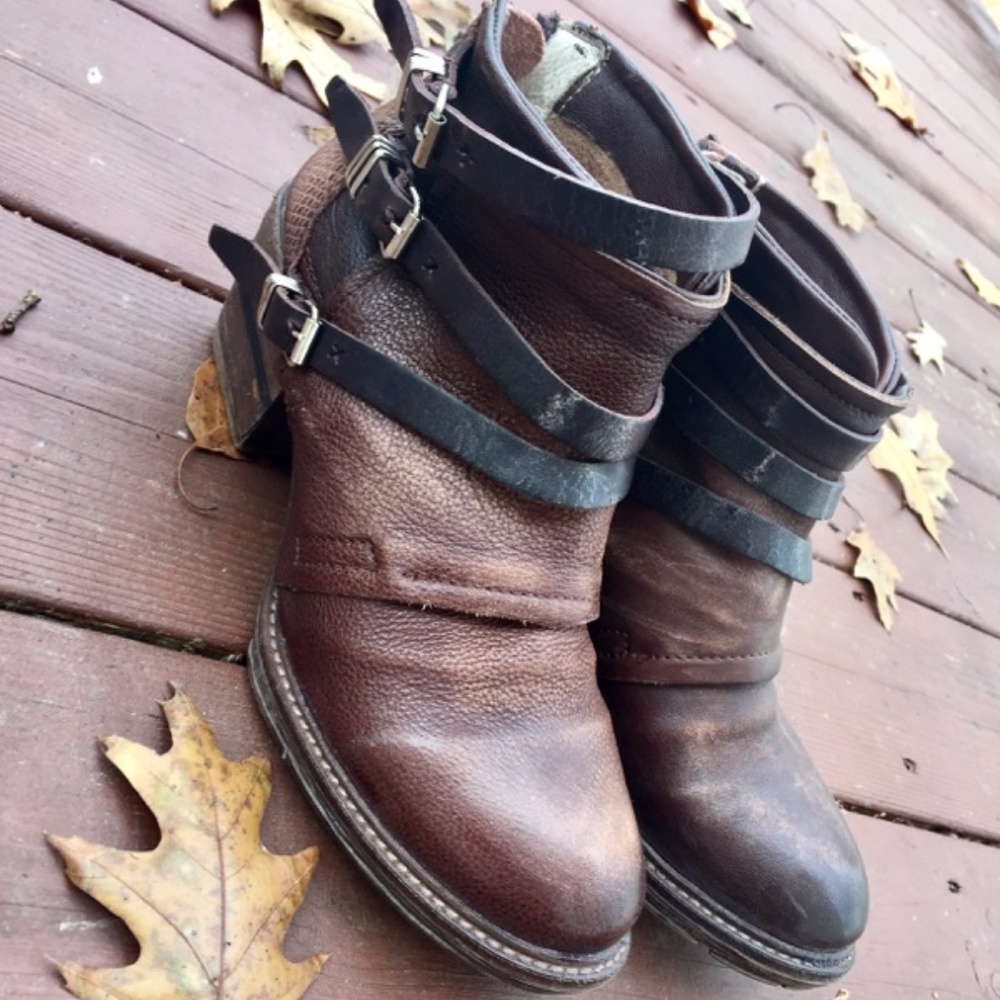 Freebird by Steven leather ankle boot