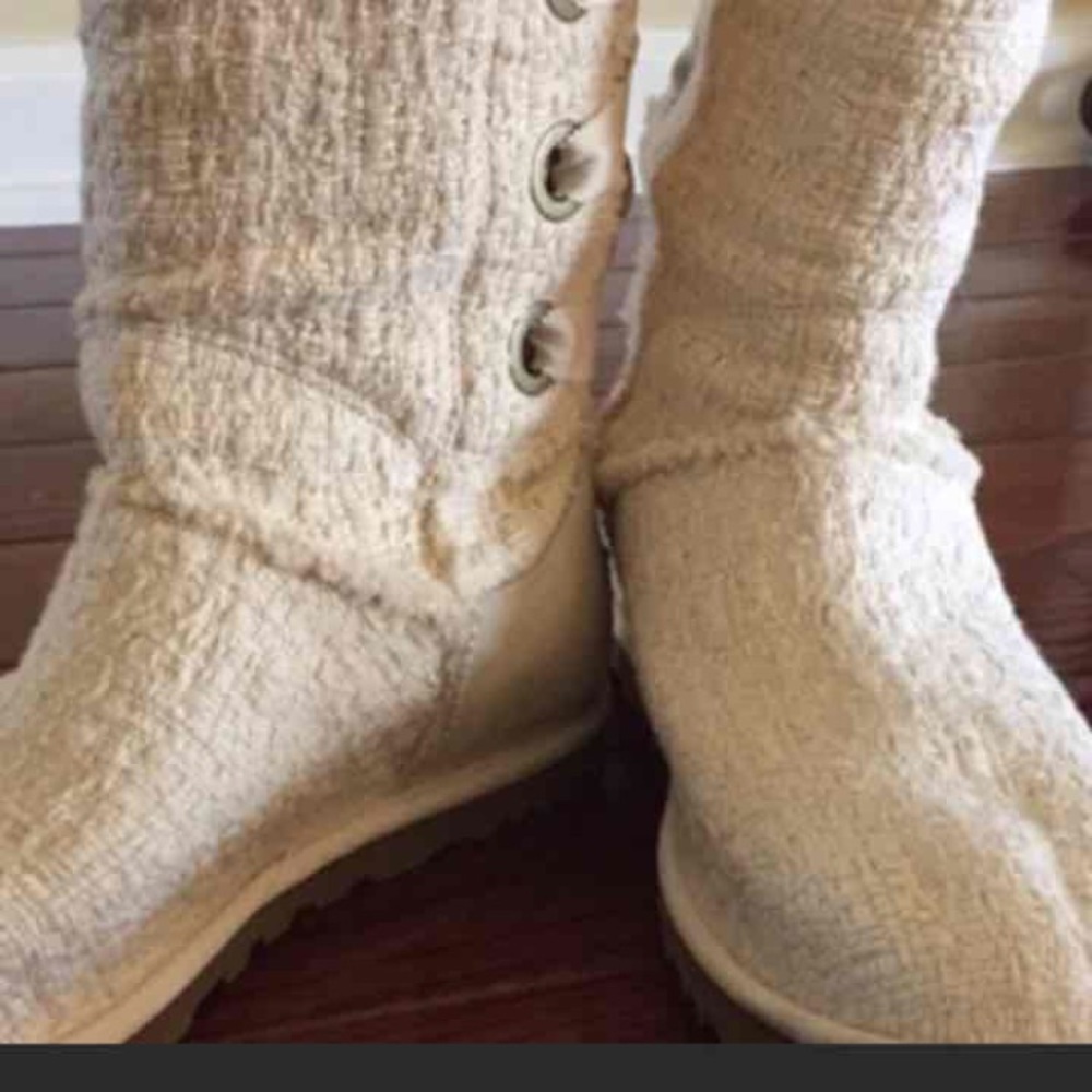Ugg Boots size 7 NWOT cream heirloom boots
