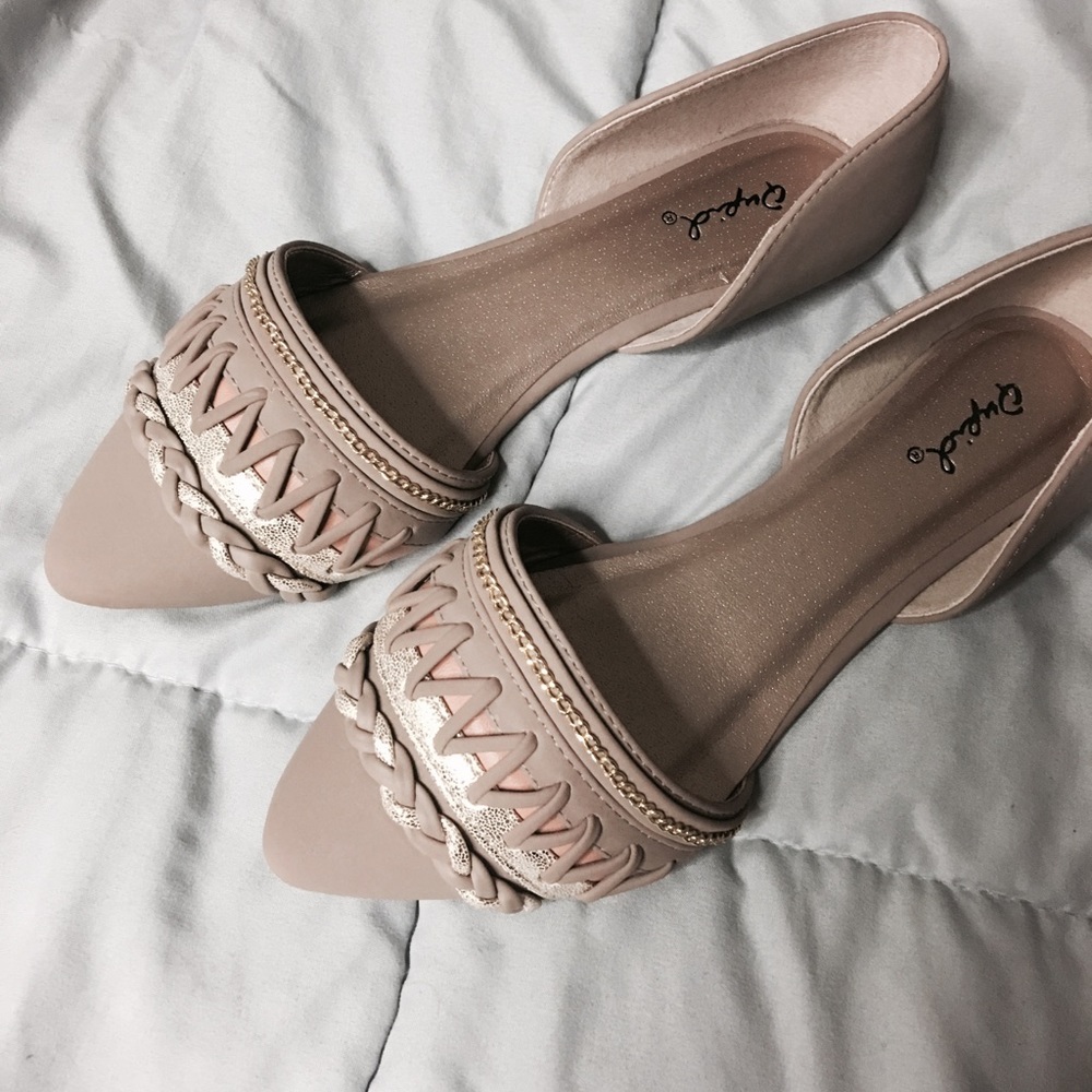 Lola Shoetique Pointed Flats