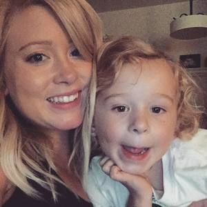 Meet your Posher, Lauren