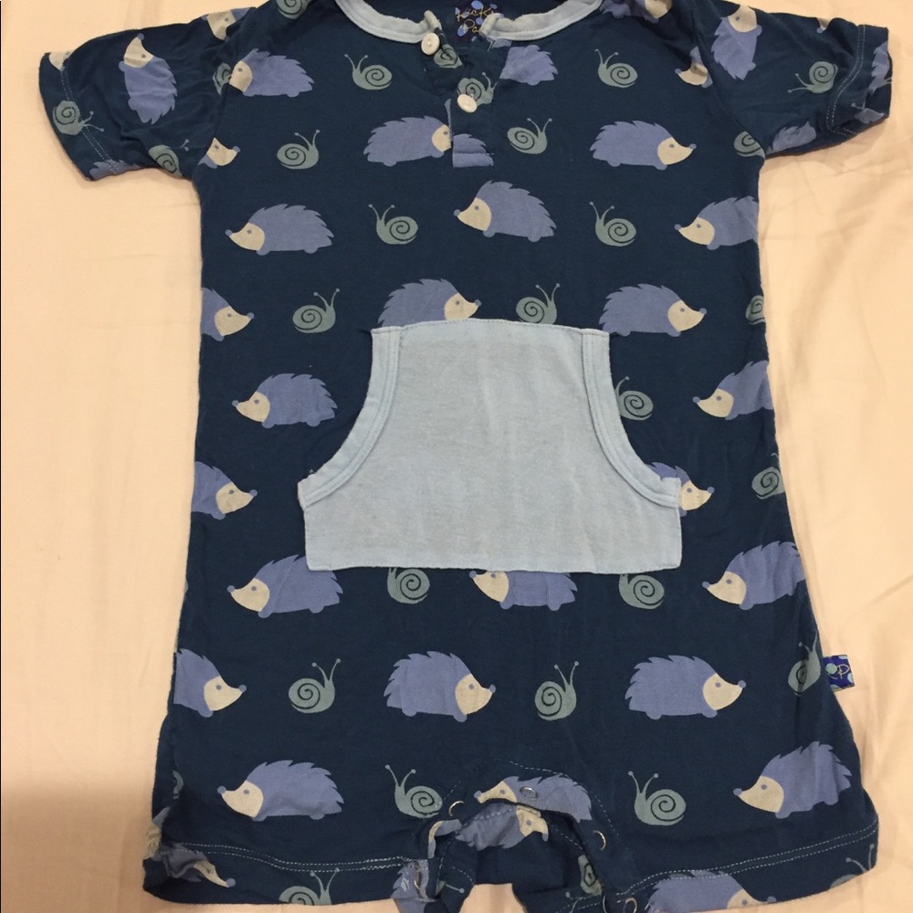 LIKE NEW KicKee Pants Print Romper 3-6 Mos.