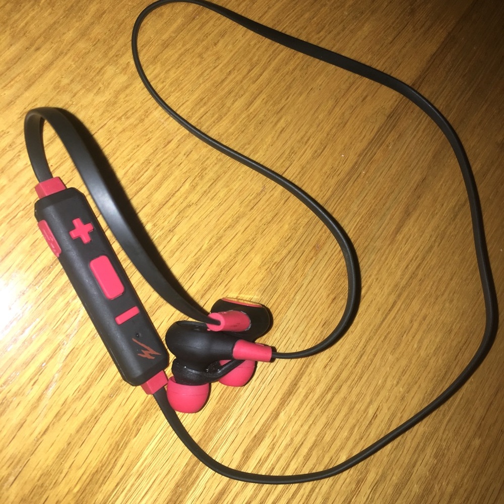 Bluetooth wireless earbuds