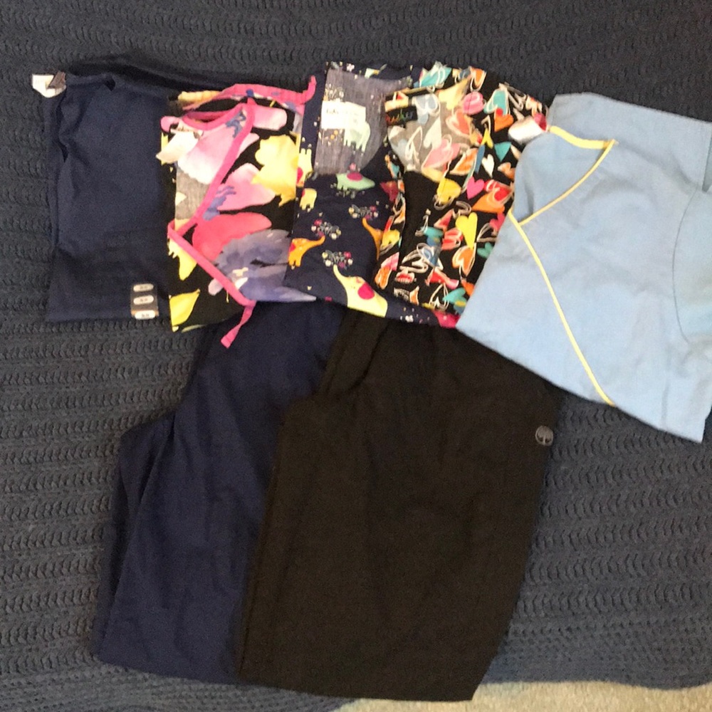 Scrubs set- 4 tops, 2 bottoms