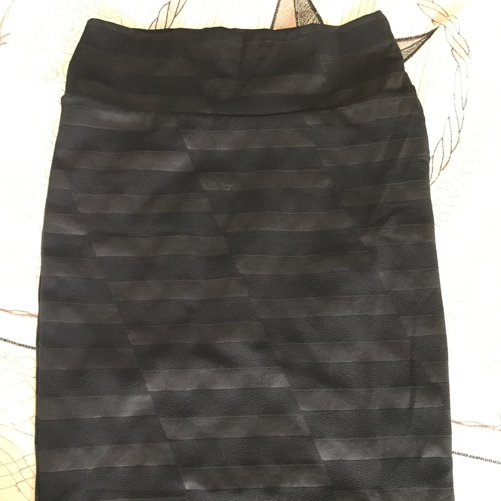 Black LuLaRoe Small skirt (knee length)