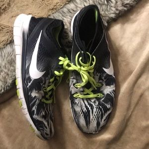 LAST CHANCE: Nike Tri Fit 5 Sneakers