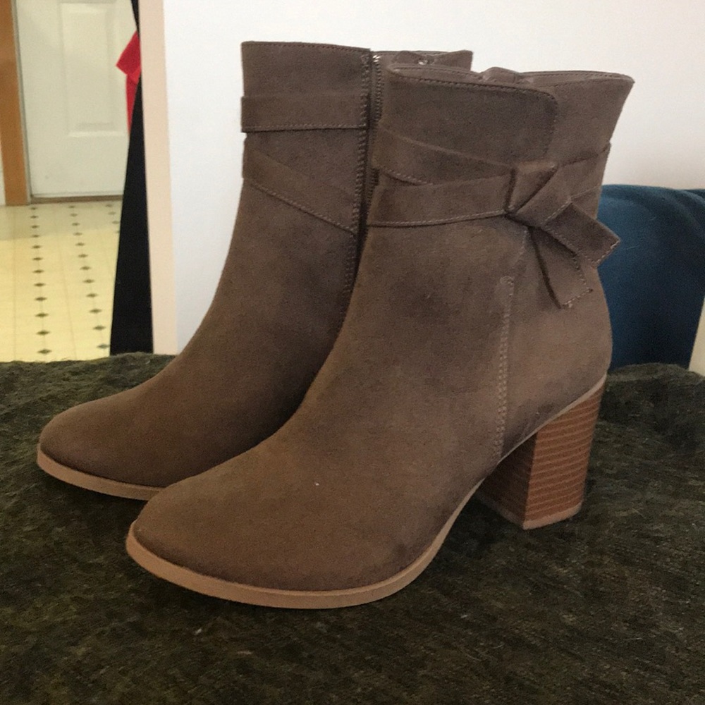 New American Eagle boots
