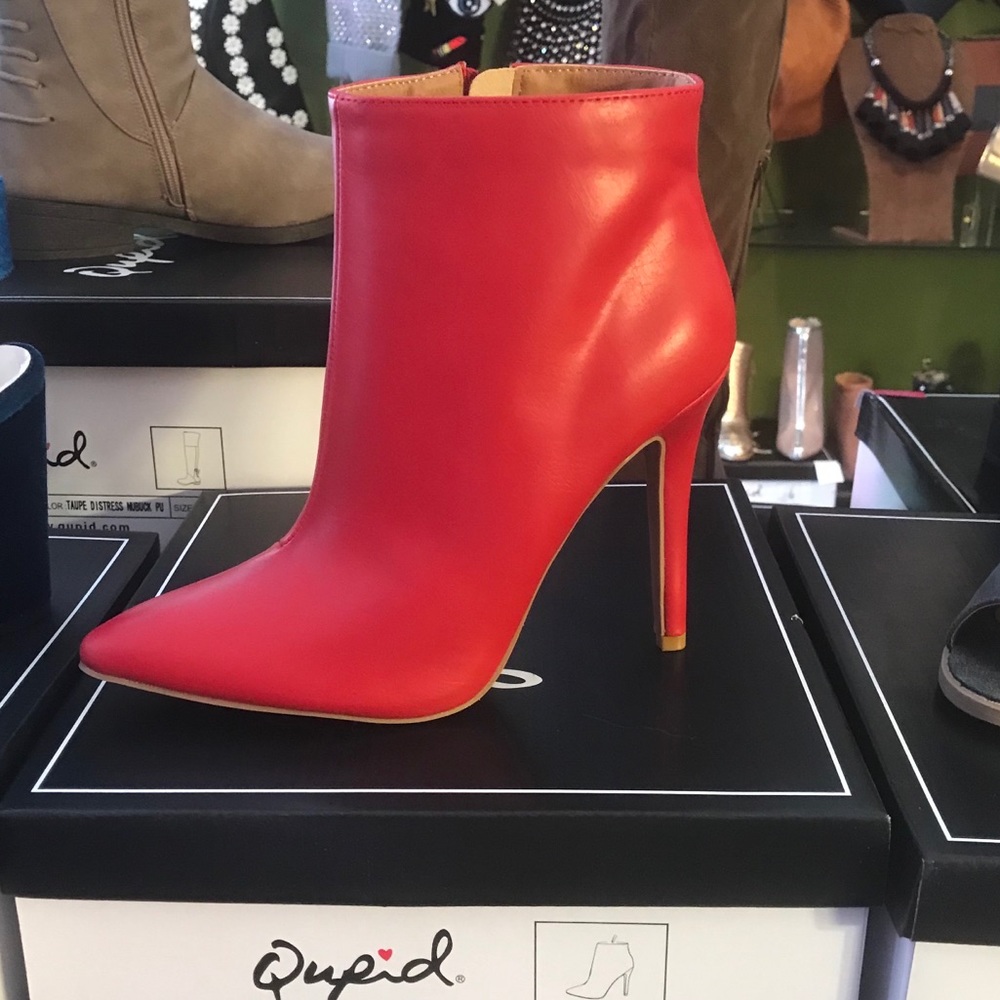 🎉🎉HP 🎉🎉 Qupid Red BOOTIE with stiletto POP 💥 - Picture 3 of 3