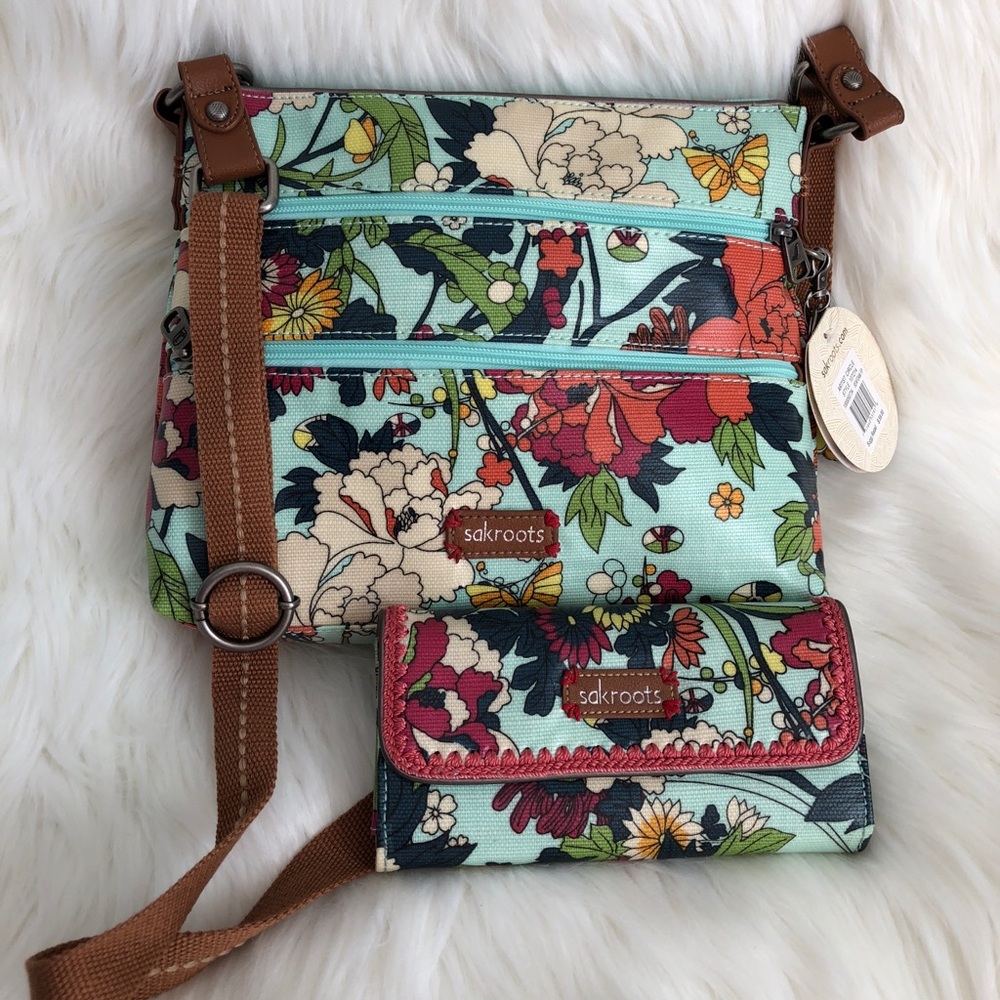 SOLD Sak roots crossbody and wallet! seafoam