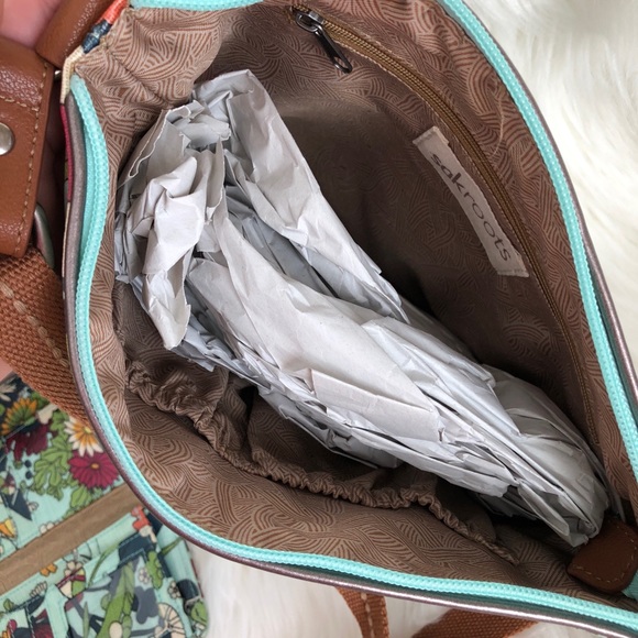 SOLD Sak roots crossbody and wallet! seafoam - Picture 5 of 5