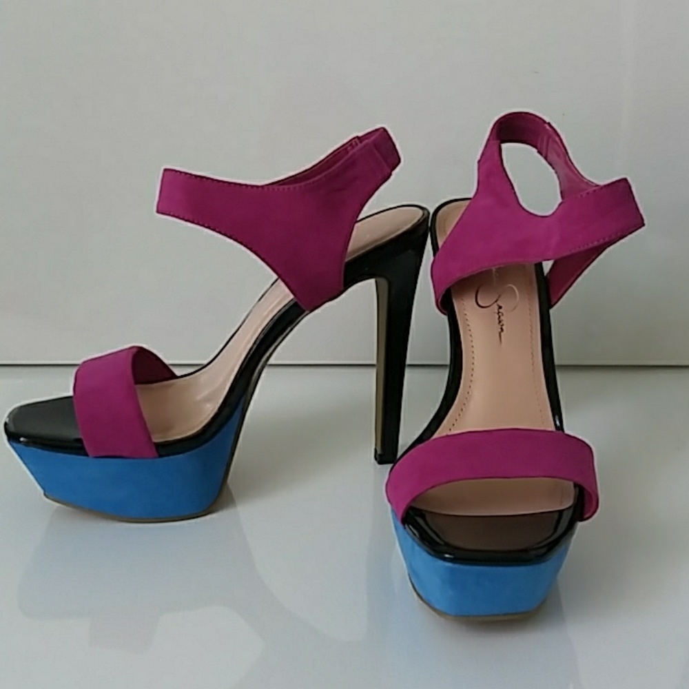 Jessica Simpson stilettos