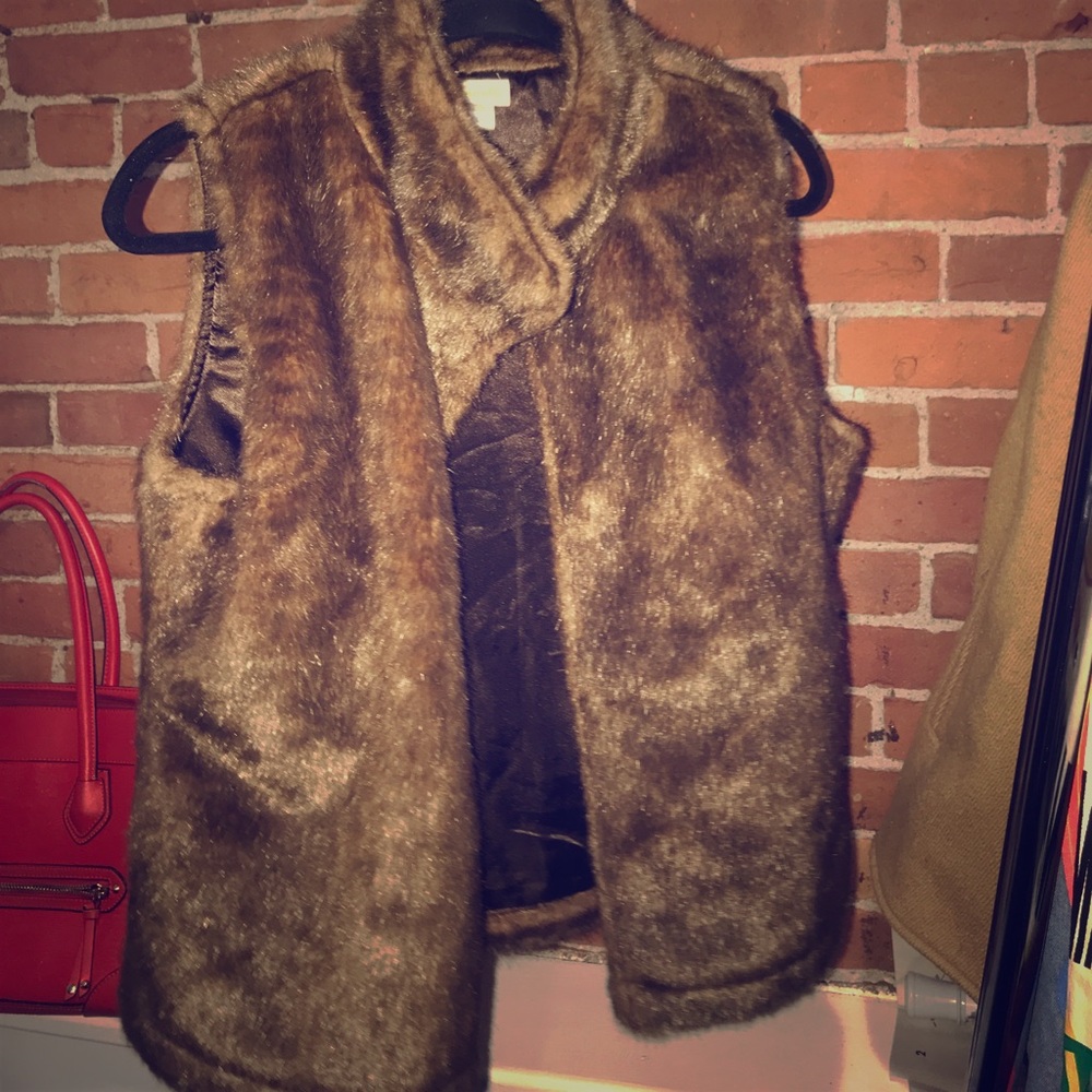 FAUX FUR VEST