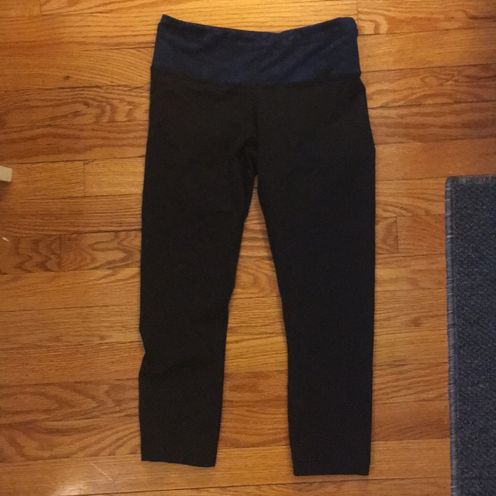 Lululemon crop legging size 4