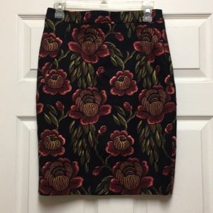 Skirt,size-2P,black,burgundy,lined, floral