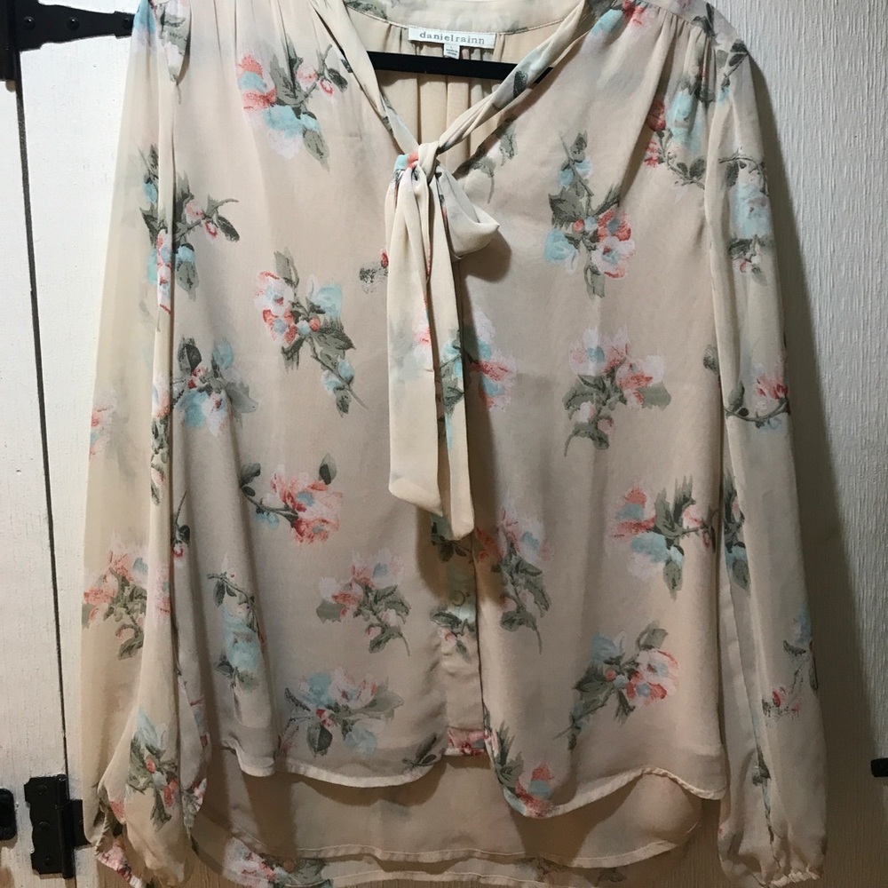 Peach floral flowy button down top