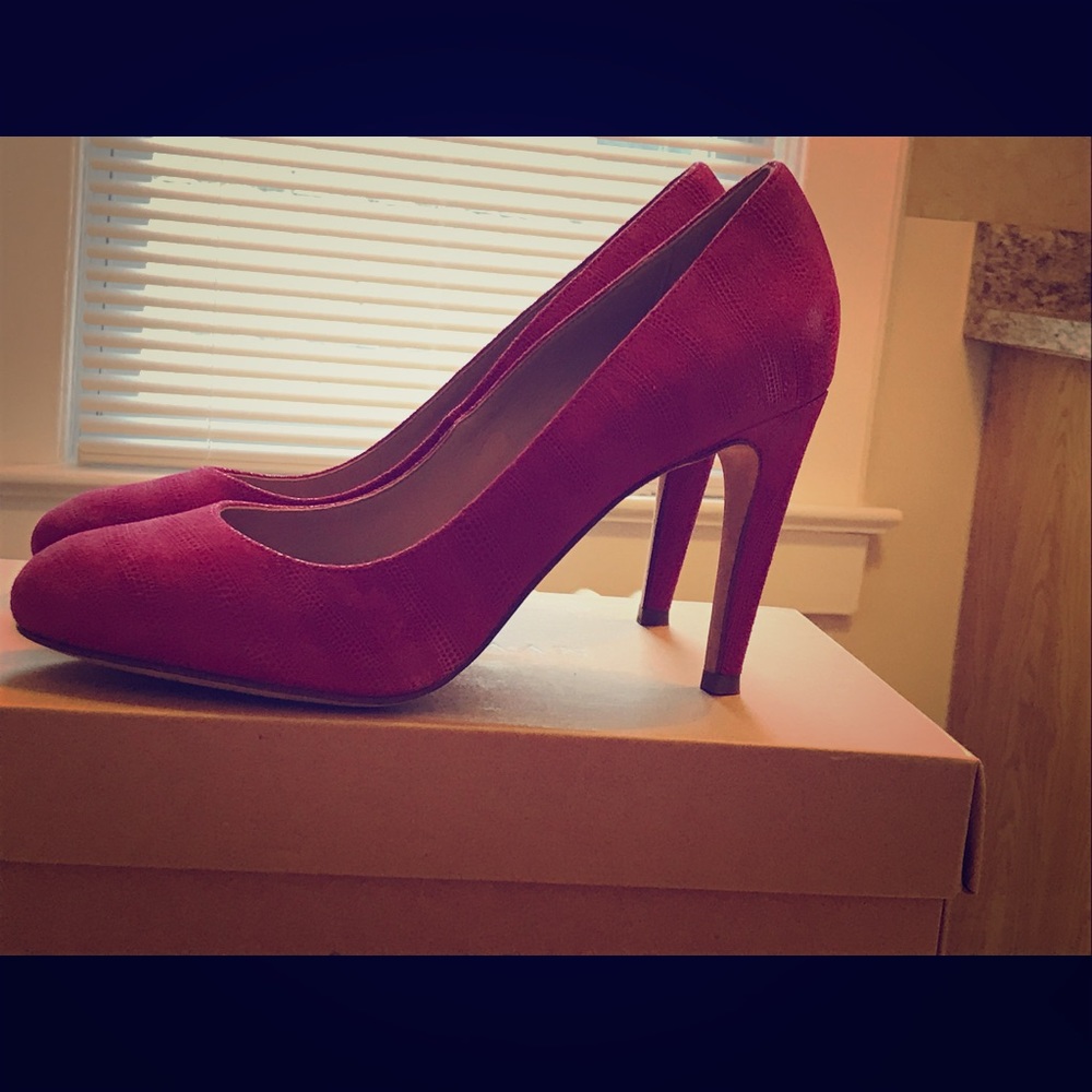 Never worn Cole Haan Violet Air Pump 90