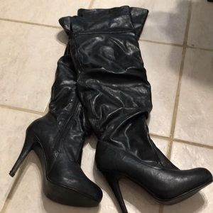 BLACK LEATHER KNEE HIGH BOOTS