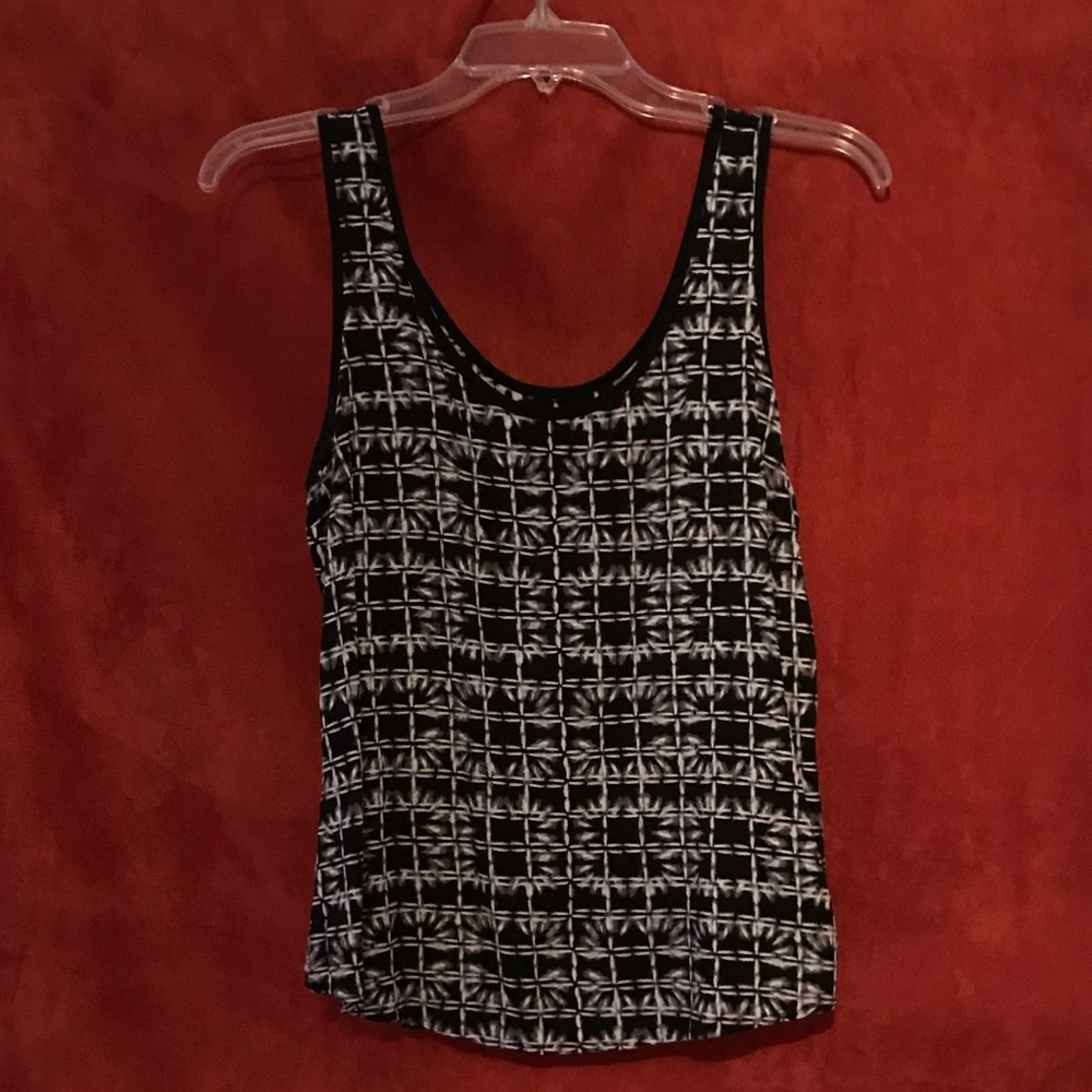 Black and white patterned tank top.