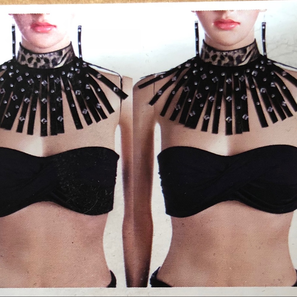 Sexy Chocker and Earrings. Make a offer TODAY!!