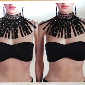 Sexy Chocker and Earrings. Make a offer TODAY!!